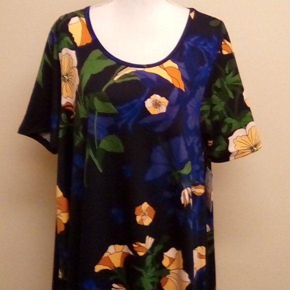 LuLaRoe Tops - XL LuLaRoe Perfect Tee